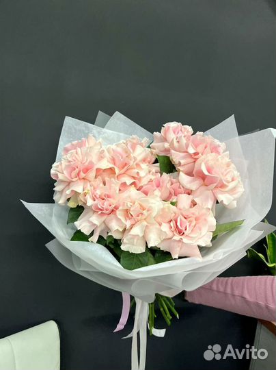 Свежий букет из 9 розовых французских роз