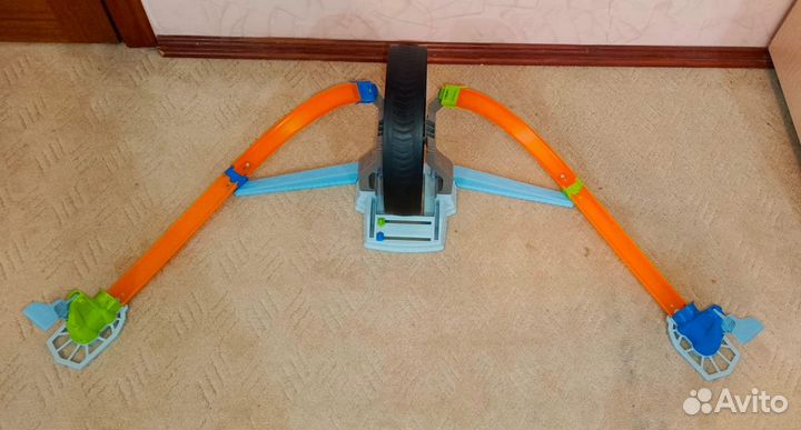 Hot wheels круговое противостояние