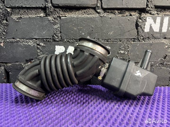 Патрубок воздушного фильтра Nissan X-Trail NT31