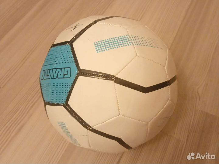 Футбольный мяч в отличном состоянии новый