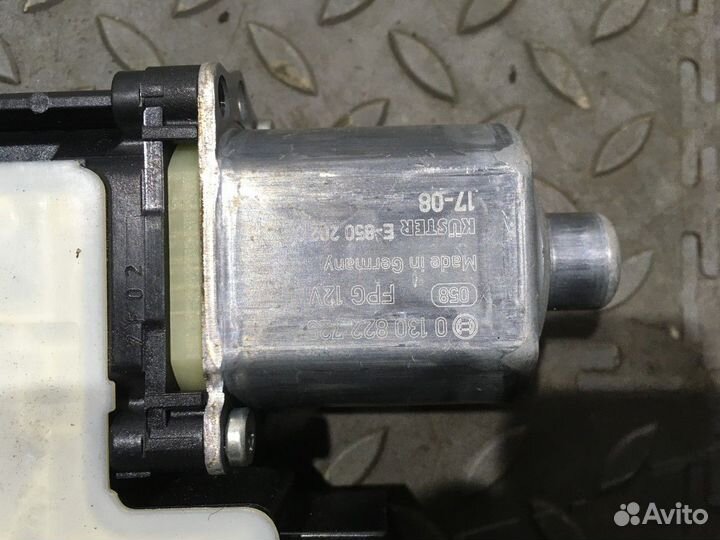 Стеклоподъемник электрический задний левый