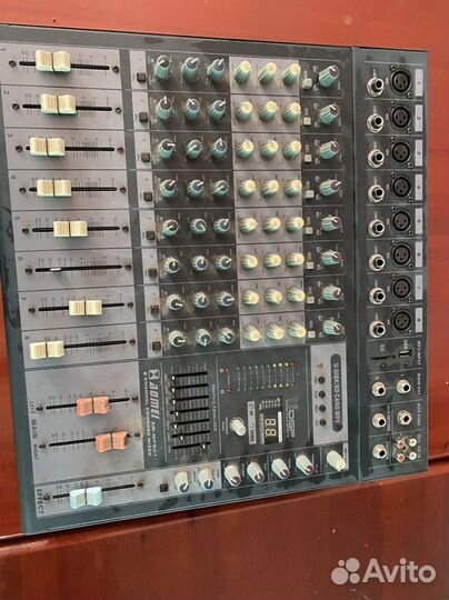 Микшерный пульт