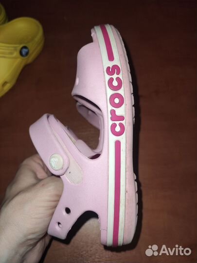 Сабо и сандали Crocs для девочки