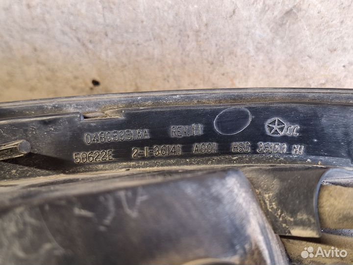 Задний левый фонарь Dodge Stratus 2