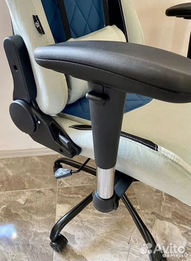 Кресло для игр. Игровое кресло с массажем
