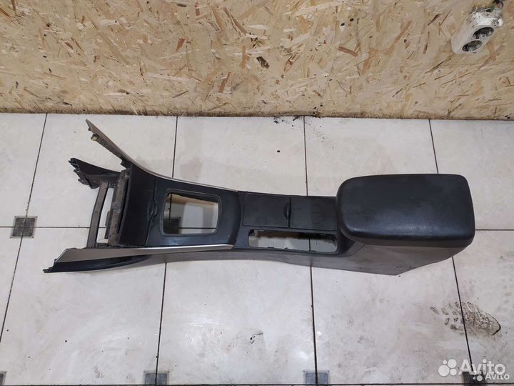 Подлокотник Toyota Corolla e150