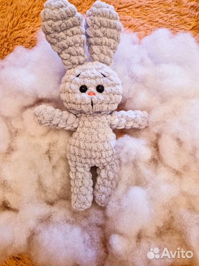 Вязаный зайка