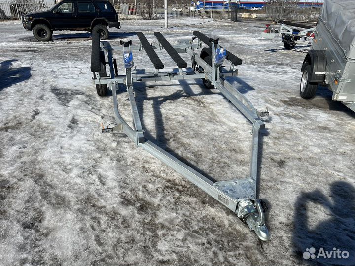 В продаже прицеп для двух гидроциклов