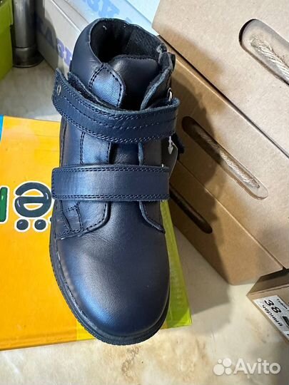 Ботинки демисезонные для мальчика 32,37