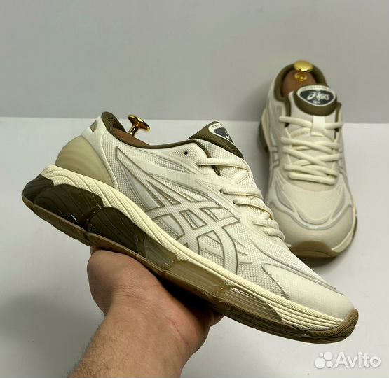 Кроссовки Asics
