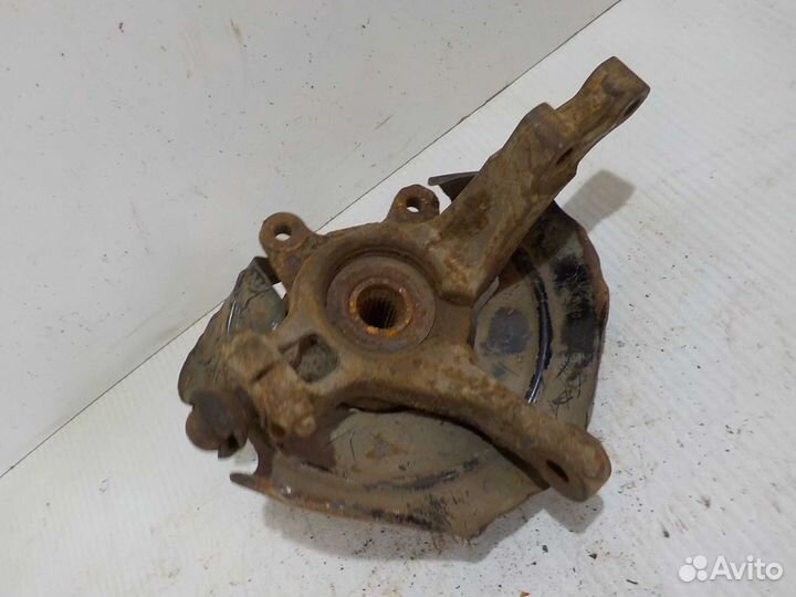 Кулак поворотный передний правый Renault Logan