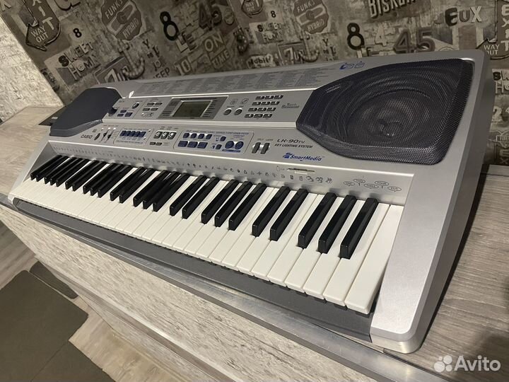 Синтезатор Casio LK -90 TV-P