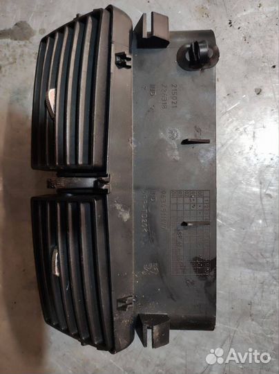 Дефлектор обдува салона Peugeot 307 2005