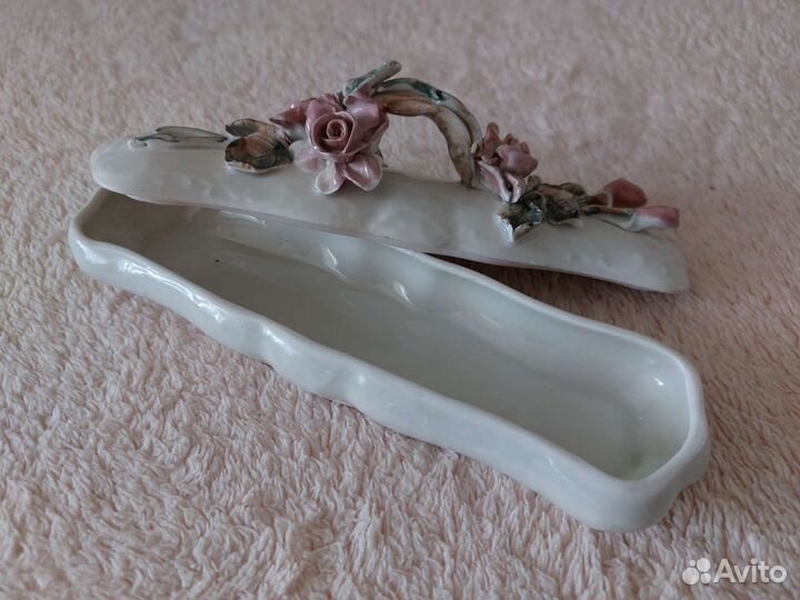 Шкатулка фарфоровая, винтажная