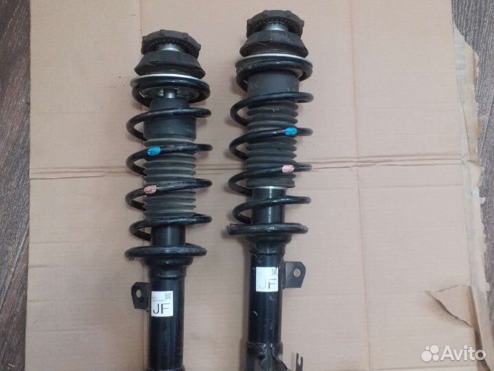 В сборе 2 стойки Suzuki Ignis, пара оригинал FF21S