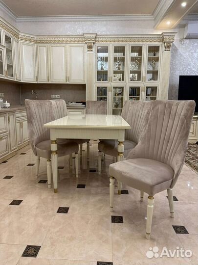 Кухонный стол. Доставка по всей России