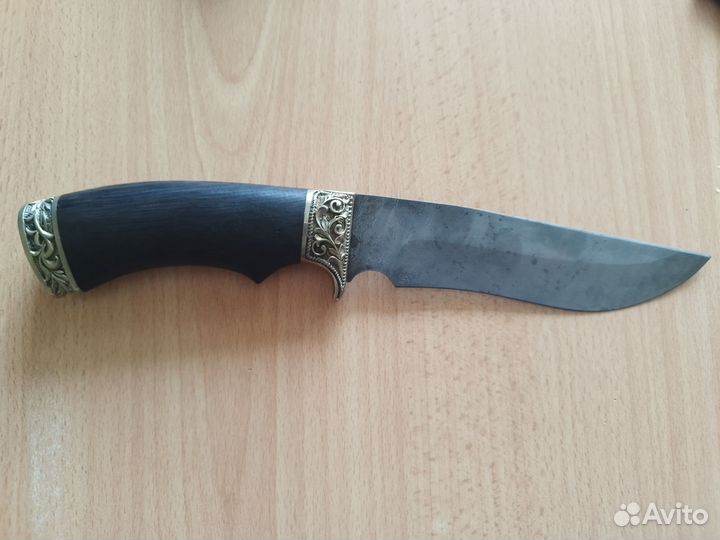 Охотничий нож из дамаской стали