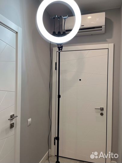 Кольцевая лампа со штативом бу 54 см