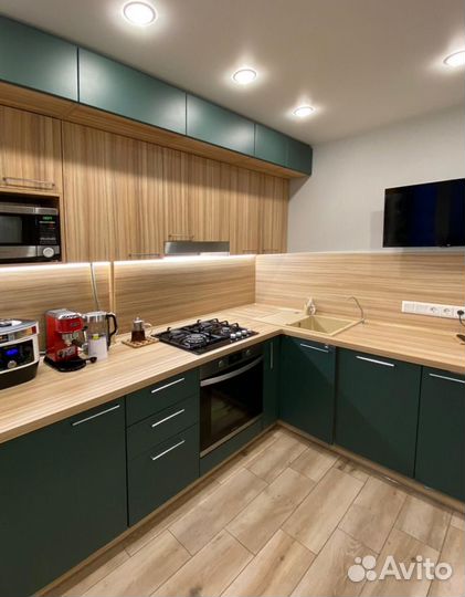 Кухня на заказ под потолок