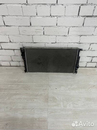 Радиатор охлаждения двигателя BMW F30 F32 F34
