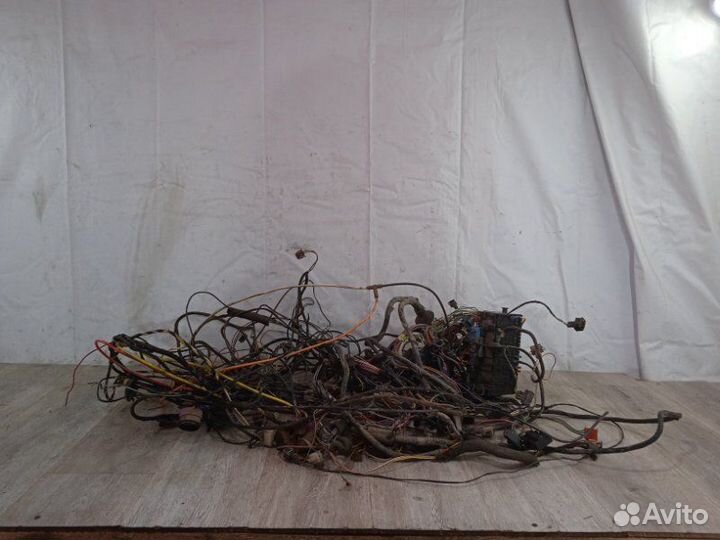 Проводка (коса) подкапотная Volkswagen Passat B4