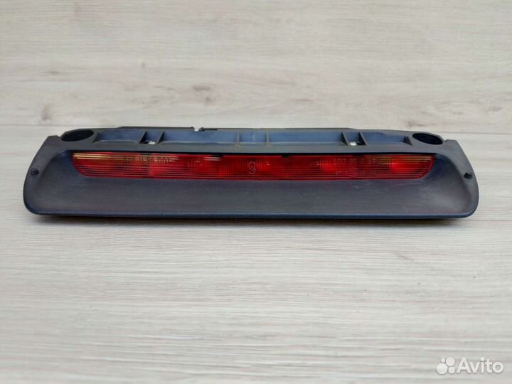 Дополнительный стоп сигнал Citroen C5 1