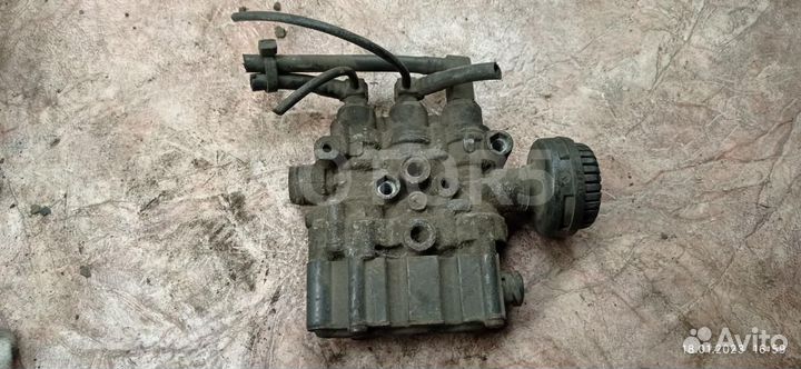 Кран уровня подвески Mercedes-Benz Actros (MP1)