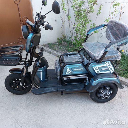 Электроскутер 3х колёсный