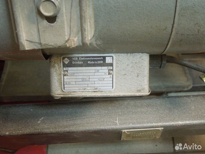 Промышленная швейная машинка, оверлок 5 ниточный