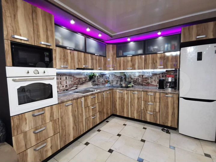 2-к. квартира, 64 м², 11/17 эт.