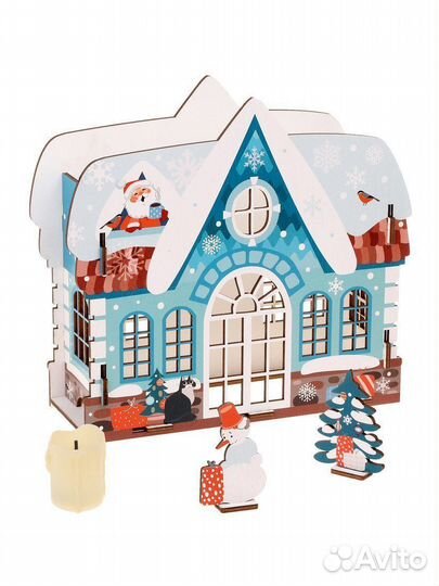 Домик Деда Мороза зимний с LED-свечой
