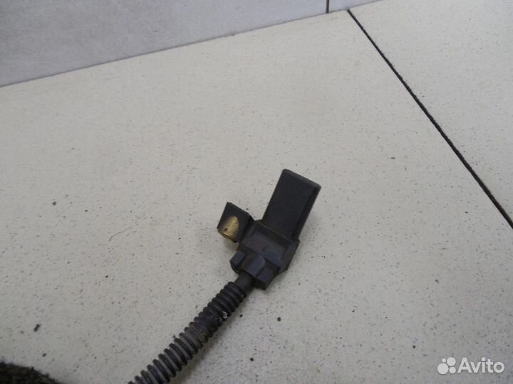 Датчик положения коленвала Aveo (T300) 2011