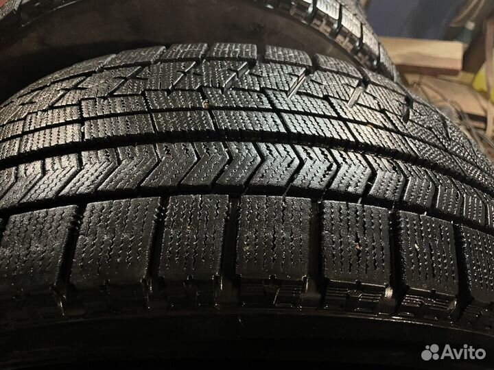 Bridgestone Blizzak VRX 225/50 R17
