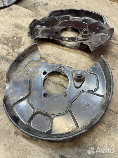 Защита тормозного диска Lexus NX 200t