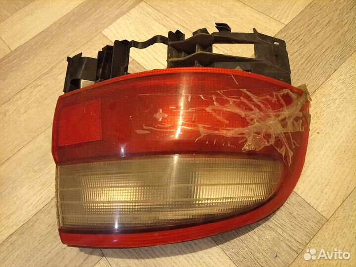 Фонари Тойота Карина е