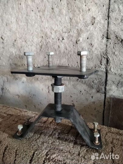 Крепление для запасного колеса на багажник