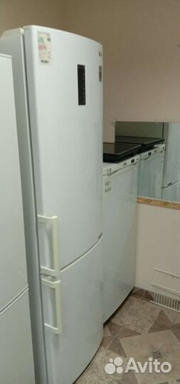 Холодильник LG премиум класса на гарантии