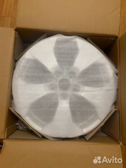 Диски R17 Toyota rav4 оригинальные комплект. новые