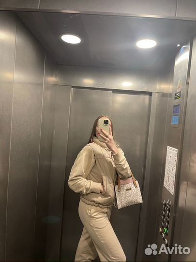 Спортивный костюм женский