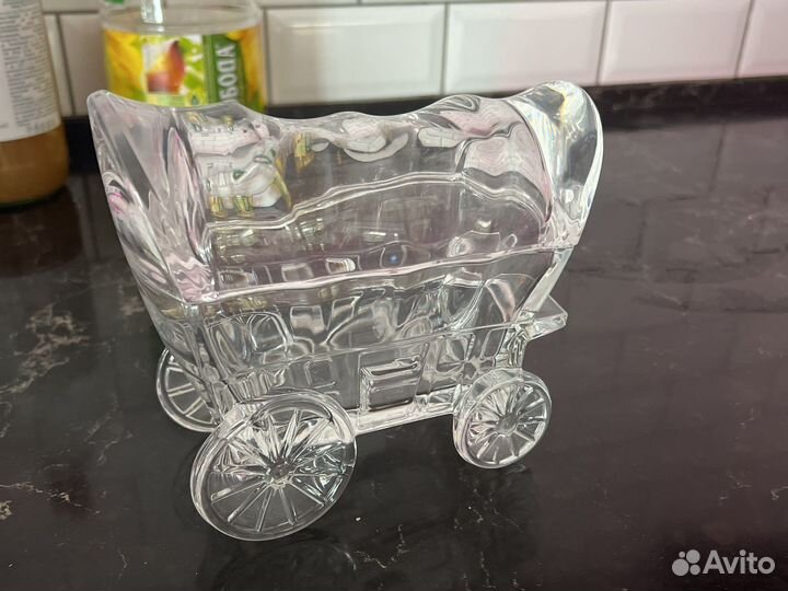 Конфетница хрустальная в виде телеги