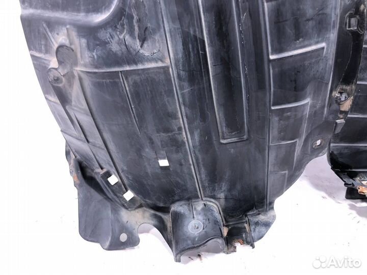 Подкрылок передний правый Nissan Ex J50 NJ50