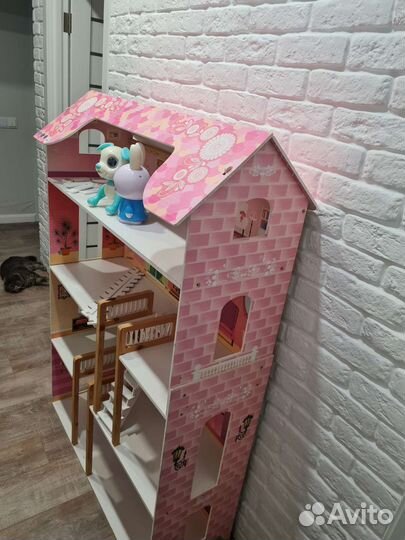 Большой кукольный домик