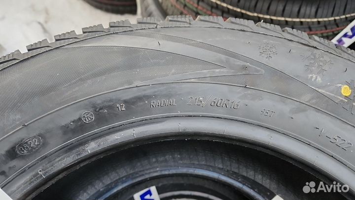 Viatti Brina Nordico V-522 215/60 R16 95T