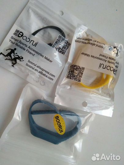 Ремешки и зарядка Xiaomi Mi Band 2