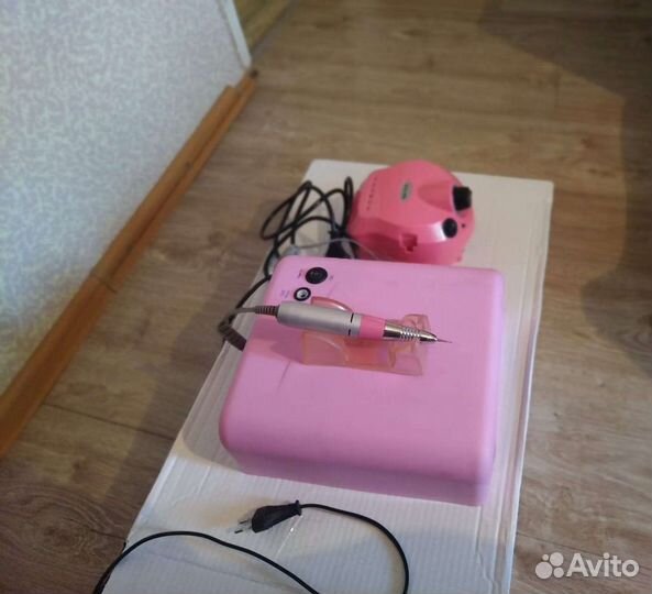 Аппарат для маникюра и лампа