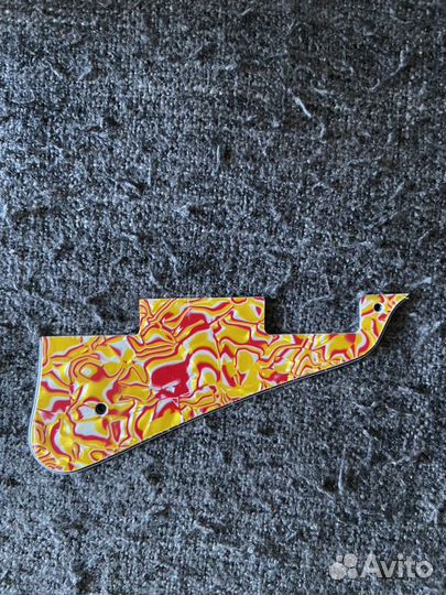 Пикгард (Pickguard) для гитары