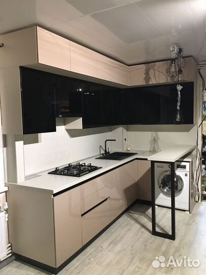 Угловая кухня на заказ. Производство