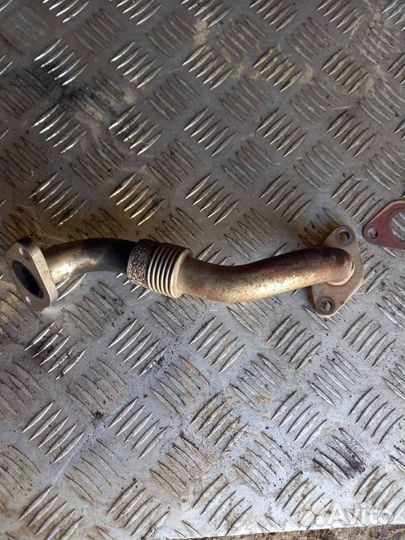 Патрубок (трубка) EGR Skoda Octavia (A4) рест