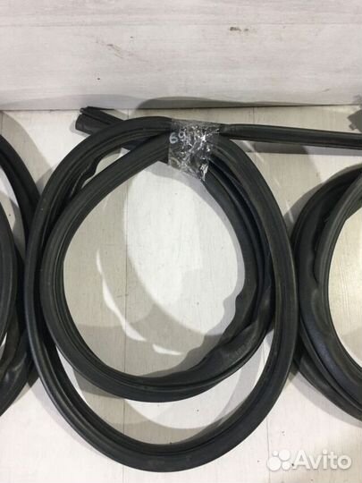 Уплотнитель проёма двери nissan qashqai J10 2.0 ат