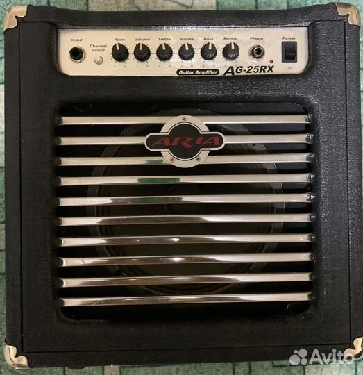 Гитарный комбоусилитель